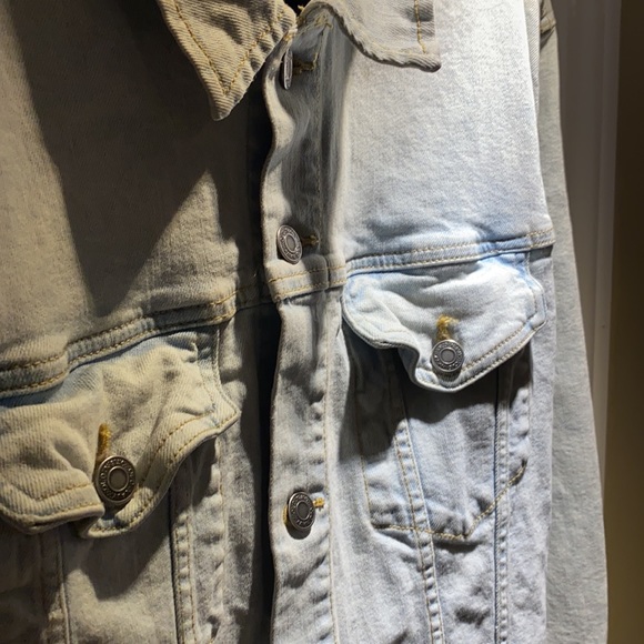 Old navy Jean jacket - Picture 2 of 2